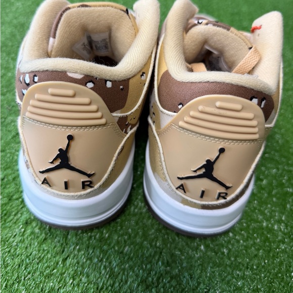Jordan 3 Retro WNBA Desert Camo (Women's) - Picture 4 of 7